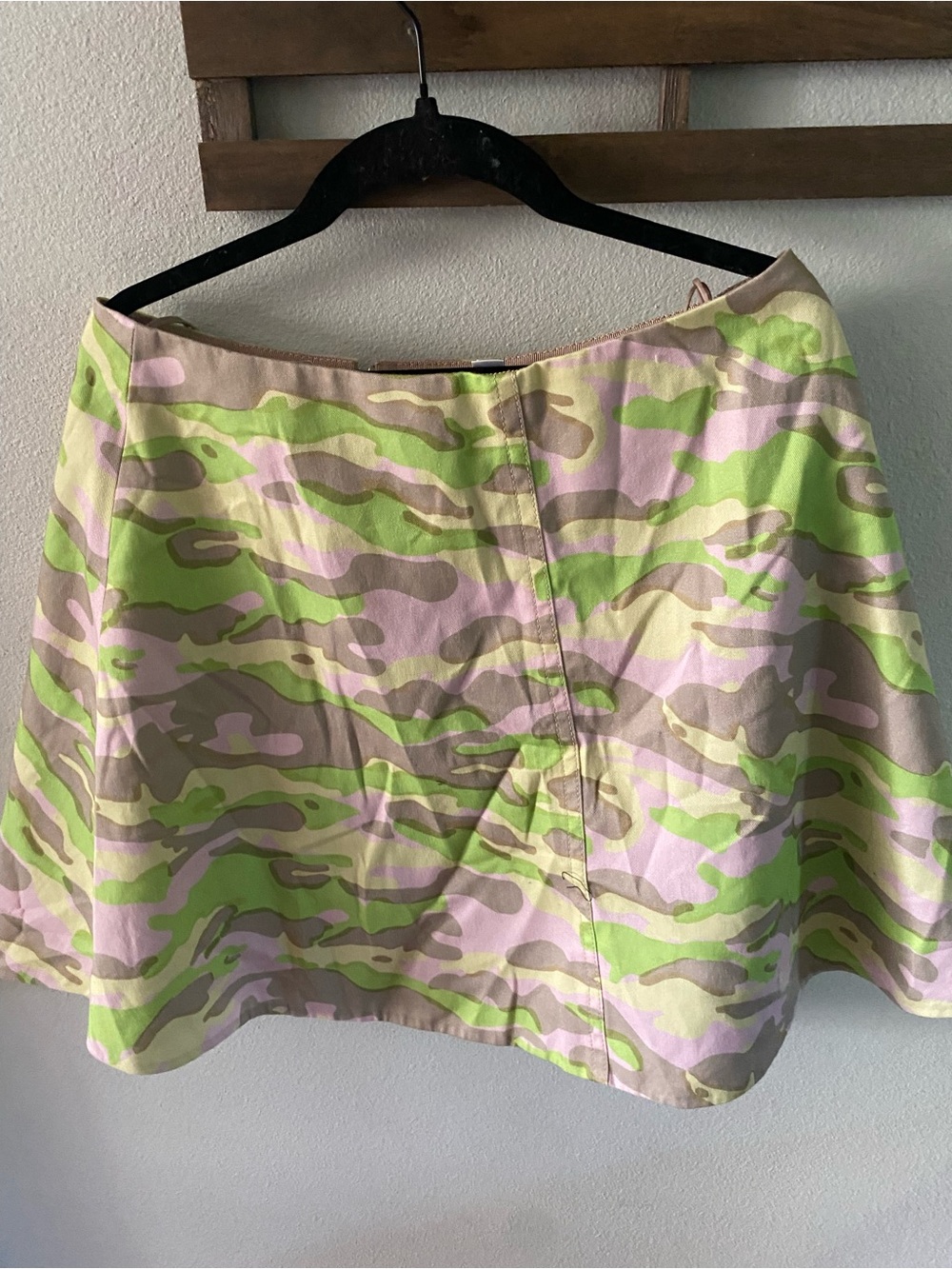 Carven Camouflage Skirt in Green, Pink & Tan Size 12